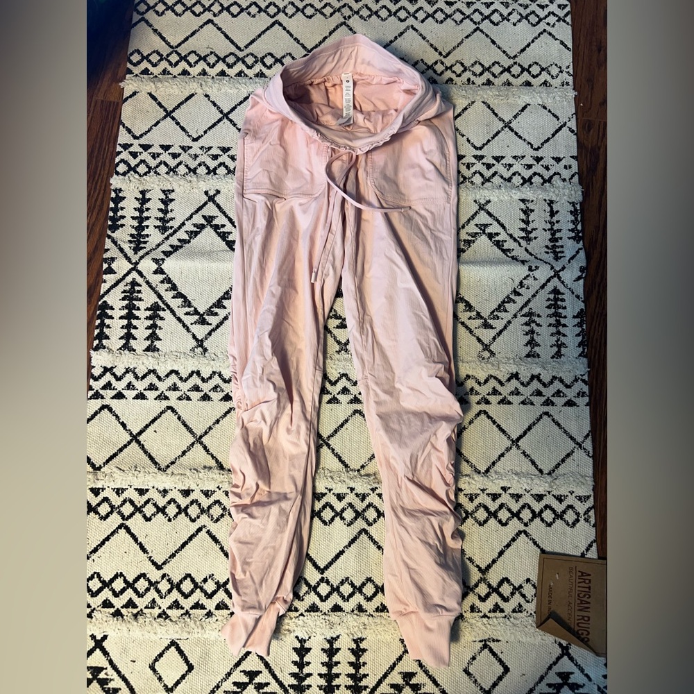 Lululemon Beyond the Studio Jogger - Picture 5 of 9